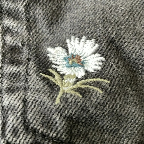 Topshop High  Waisted Black Floral Embroidered Denim Jean Short Women’s 0 - Picture 7 of 8
